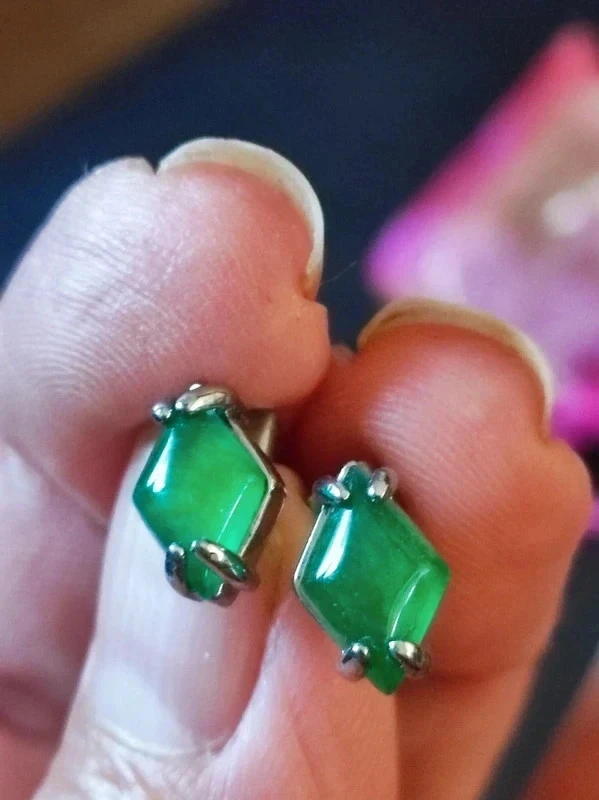 Brinco prateado e pedra verde novo – photo 2